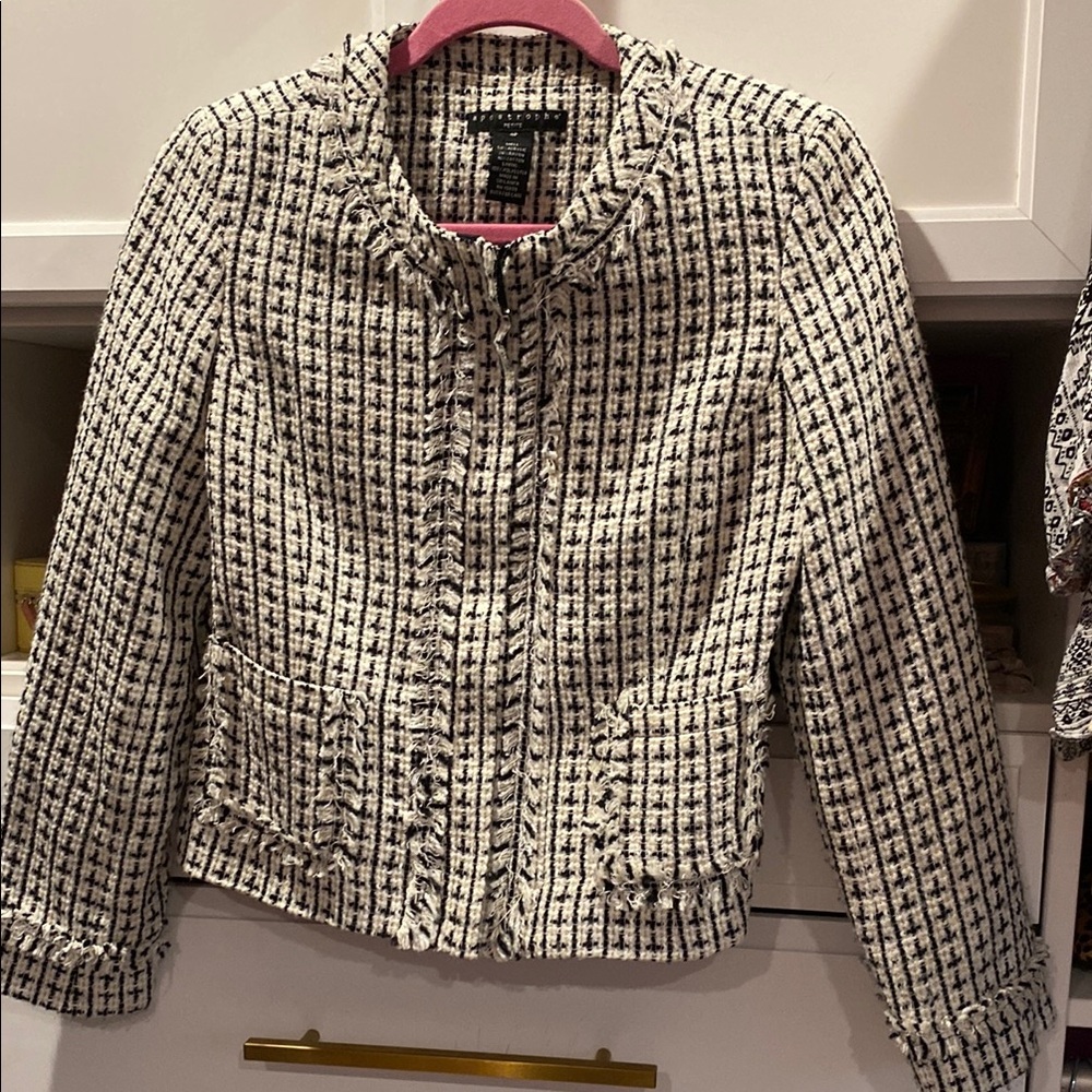 Chic Black and White Tweed Lady Jacket